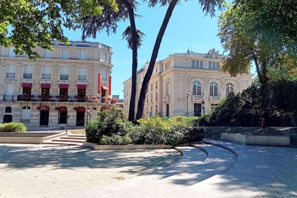Les Loges Du Theatre Degustation Champagne Offerte Jacuzzi Sauna Jeux Velos Maison Prive 150M2 Historique 14Pers Max Emplacement Exceptionnel Et Chic, 200M De L'Avenue De Champagne, Gare, Musee, Jardins, Restaurations, Toutes Commodites Epernay Ngoại thất bức ảnh