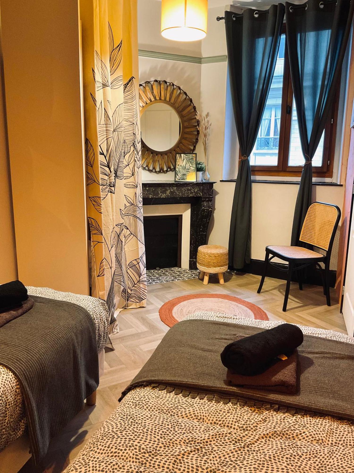Les Loges Du Theatre Degustation Champagne Offerte Jacuzzi Sauna Jeux Velos Maison Prive 150M2 Historique 14Pers Max Emplacement Exceptionnel Et Chic, 200M De L'Avenue De Champagne, Gare, Musee, Jardins, Restaurations, Toutes Commodites Epernay Ngoại thất bức ảnh