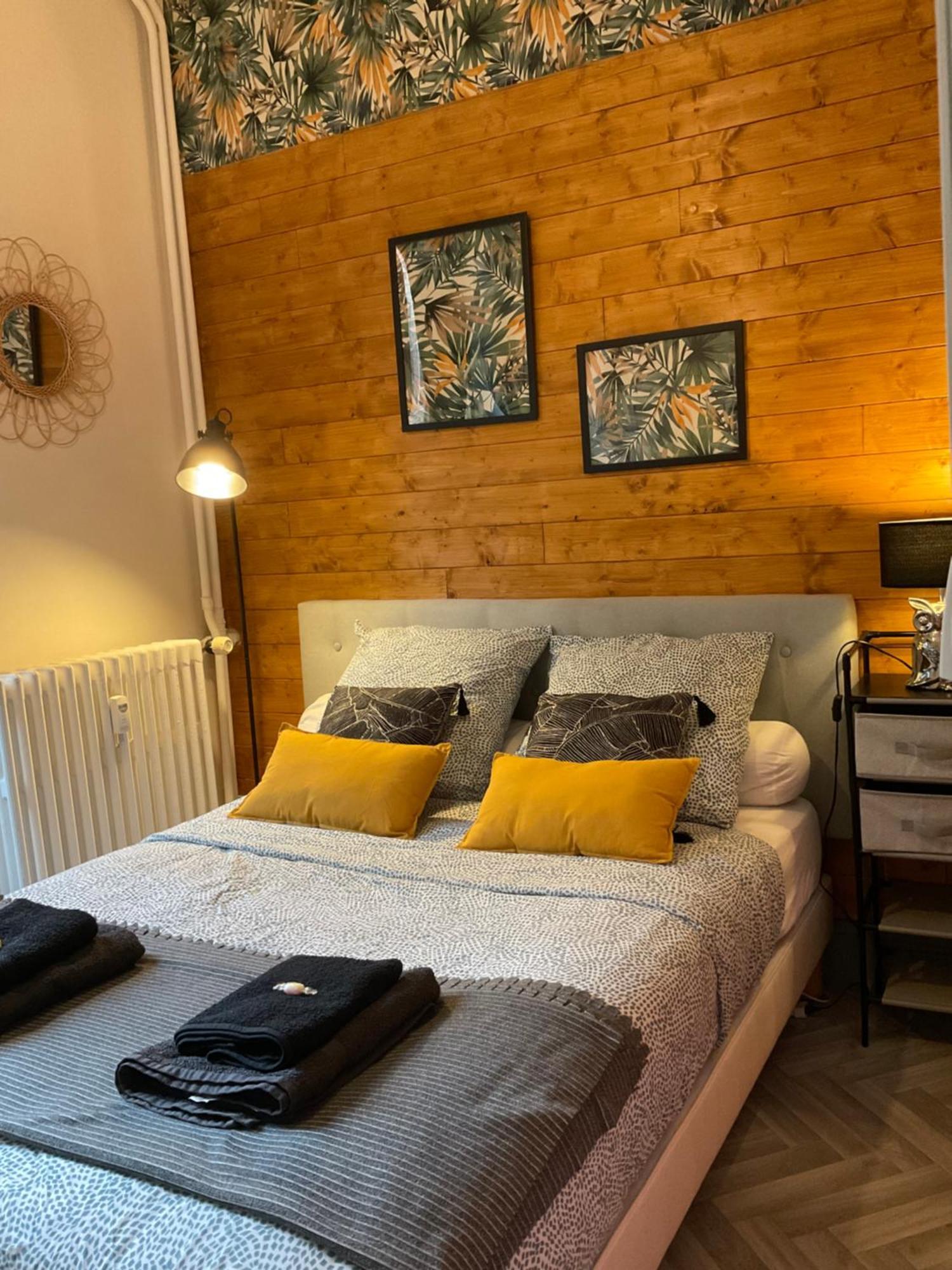 Les Loges Du Theatre Degustation Champagne Offerte Jacuzzi Sauna Jeux Velos Maison Prive 150M2 Historique 14Pers Max Emplacement Exceptionnel Et Chic, 200M De L'Avenue De Champagne, Gare, Musee, Jardins, Restaurations, Toutes Commodites Epernay Ngoại thất bức ảnh
