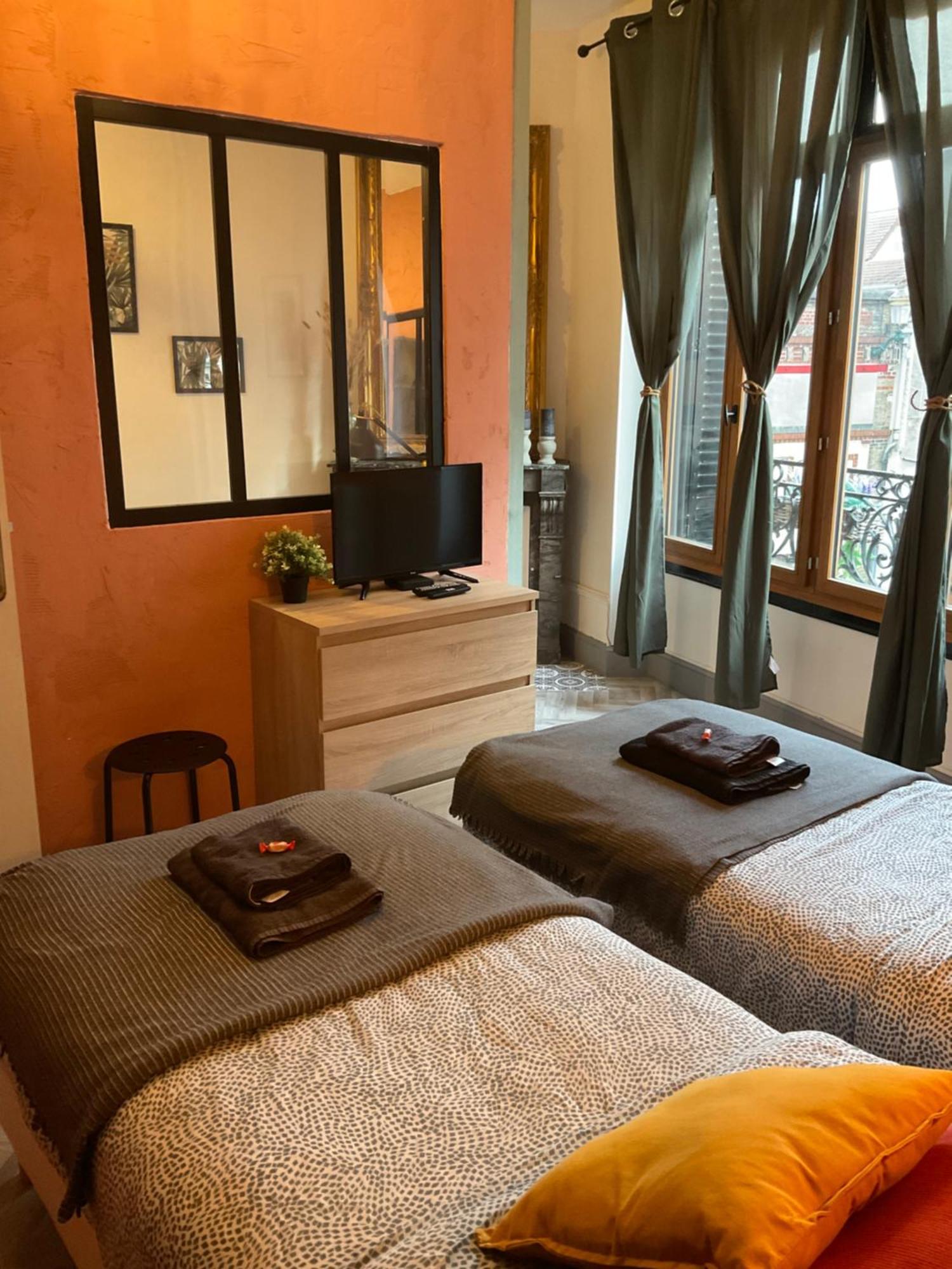 Les Loges Du Theatre Degustation Champagne Offerte Jacuzzi Sauna Jeux Velos Maison Prive 150M2 Historique 14Pers Max Emplacement Exceptionnel Et Chic, 200M De L'Avenue De Champagne, Gare, Musee, Jardins, Restaurations, Toutes Commodites Epernay Ngoại thất bức ảnh