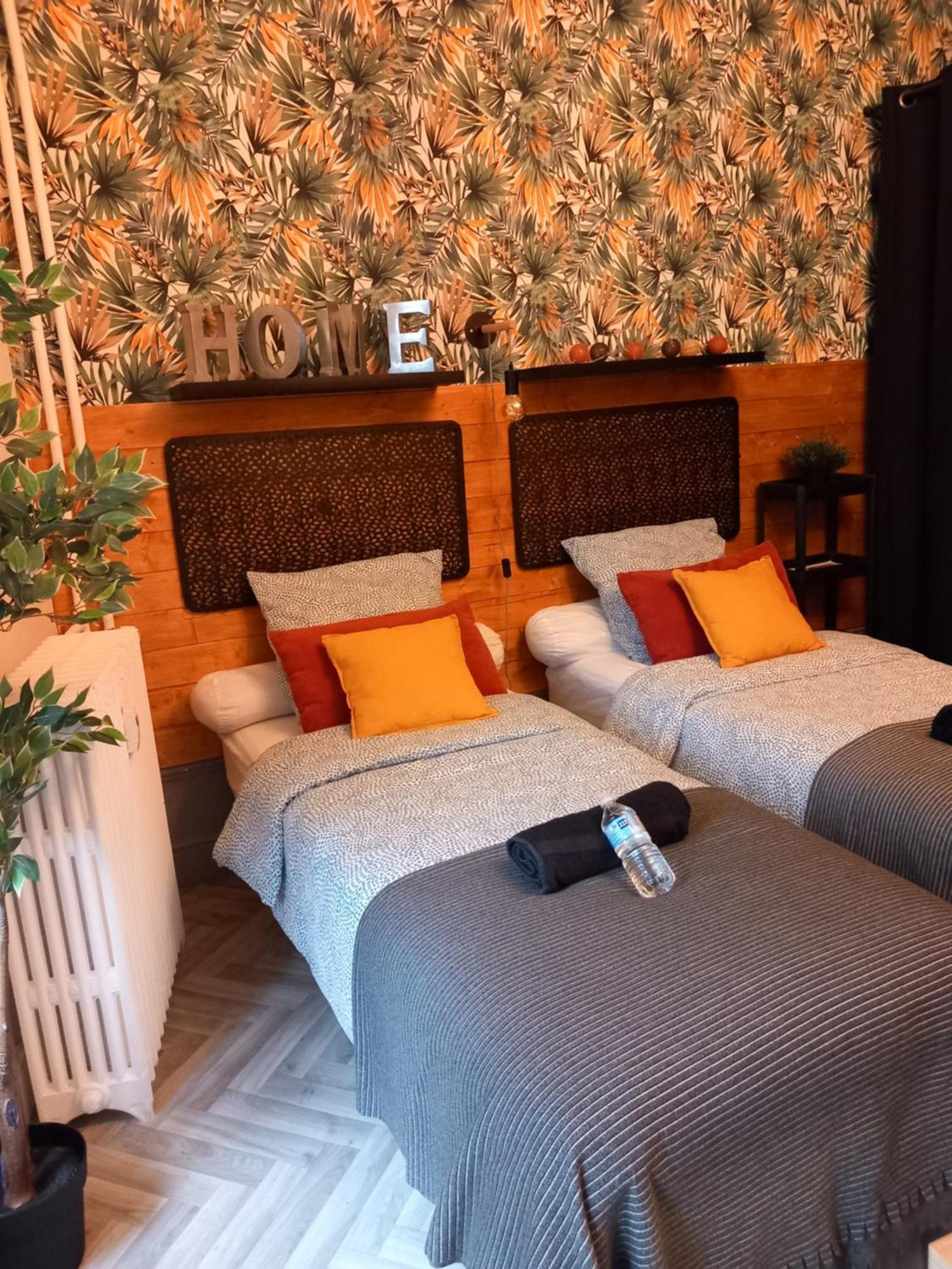 Les Loges Du Theatre Degustation Champagne Offerte Jacuzzi Sauna Jeux Velos Maison Prive 150M2 Historique 14Pers Max Emplacement Exceptionnel Et Chic, 200M De L'Avenue De Champagne, Gare, Musee, Jardins, Restaurations, Toutes Commodites Epernay Ngoại thất bức ảnh